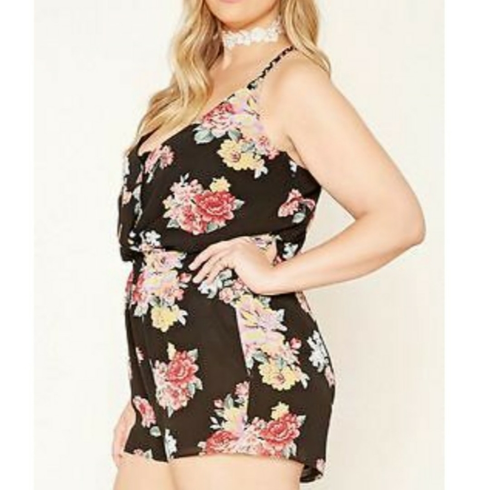 ➕ Forever 21 💜 Floral Romper Criss-cross Back - Picture 4 of 7